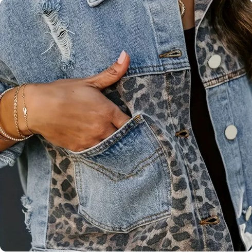 Trendy denimjakke med leopardprint til kvinder